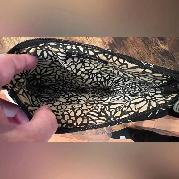 RETIRED: Vera Bradley | ladies wristlet handbag. - Picture 12 of 16
